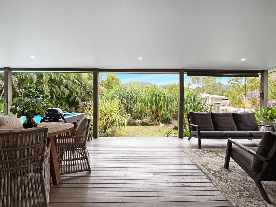 White Pandanus House in Horseshoe Bay