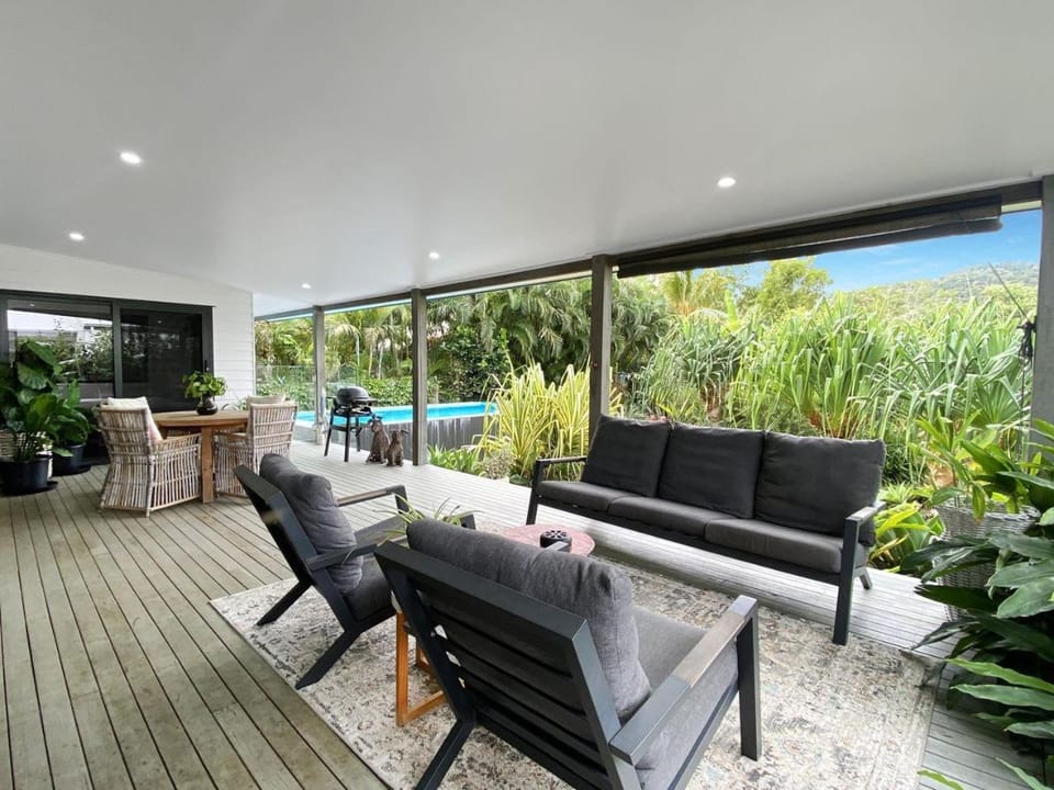 White Pandanus House in Horseshoe Bay