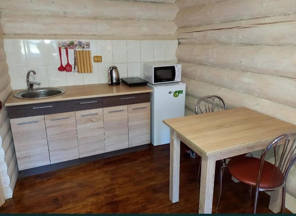 Kitchen or kitchenette, Dining area, pet friendly, stove