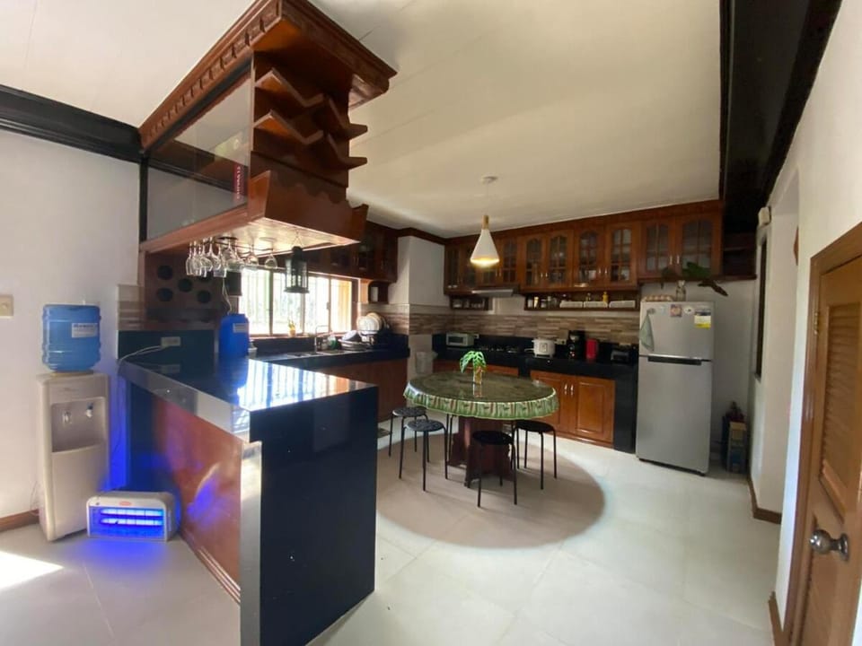 Kitchen or kitchenette, Dining area, dishwasher, minibar, oven, pet friendly, stove