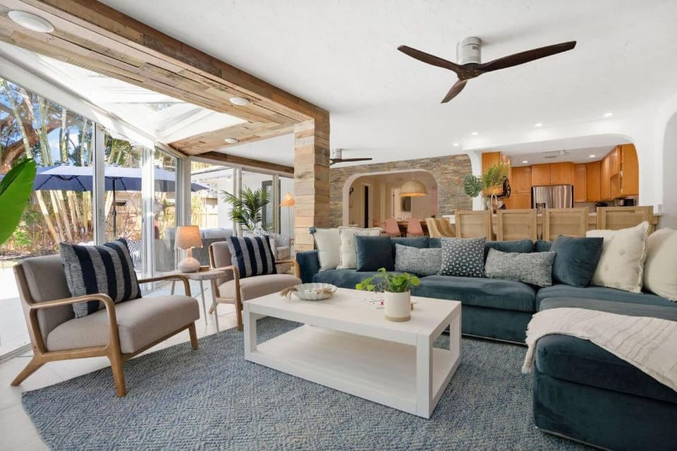 The Coastal Duo Escape House in Riviera Beach