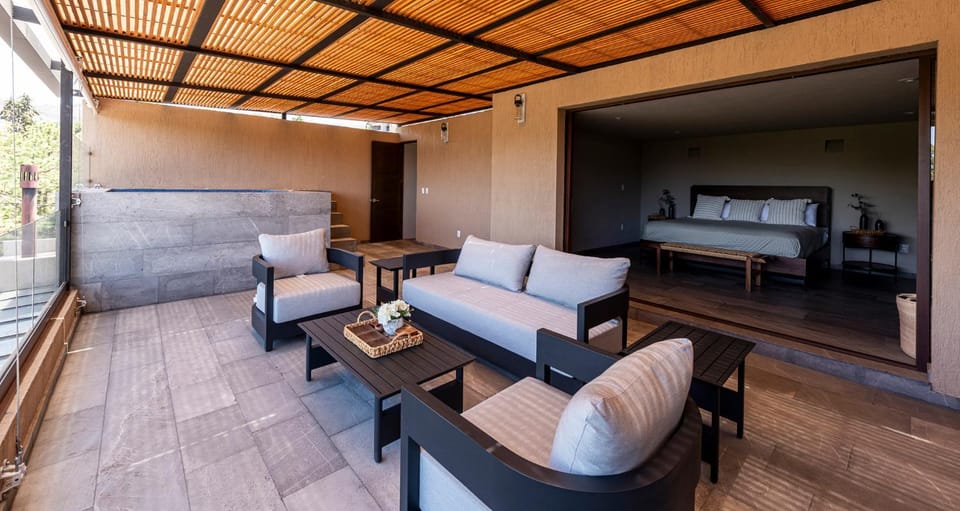 TV and multimedia, Seating area