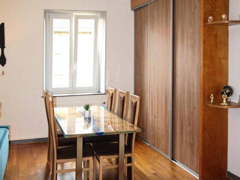 Appartement rénové 3 chambres à Luxeuil-les-Bains - FR-1-583-398 Apartment in Bourgogne-Franche-Comté