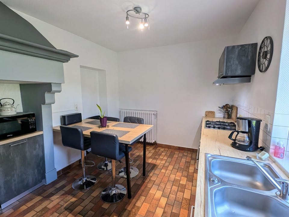 Appartement rénové au pied des Mille Étangs, 3 chambres - FR-1-583-410 House in Bourgogne-Franche-Comté