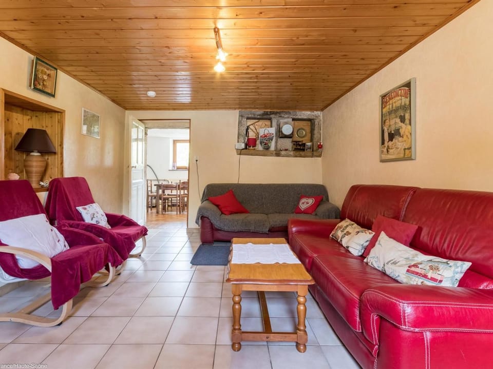 Gîte paisible dans ancienne ferme comtoise avec animaux acceptés - FR-1-583-416 House in Vosges