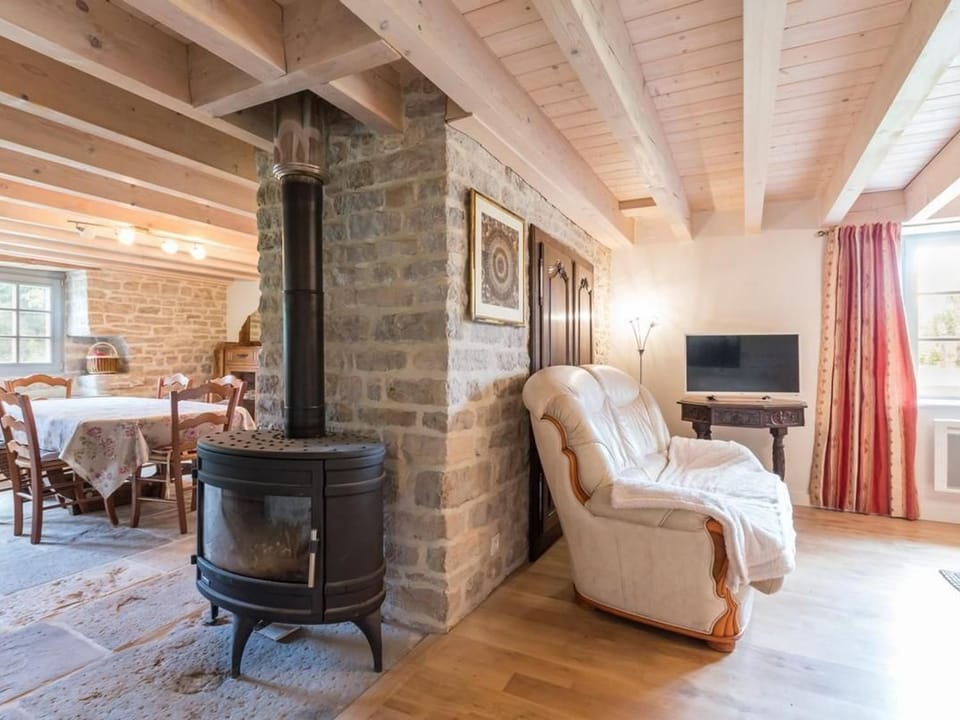 Gîte au cœur de la Vallée, jardin privé, capacité 6 pers. - FR-1-583-411 House in Bourgogne-Franche-Comté