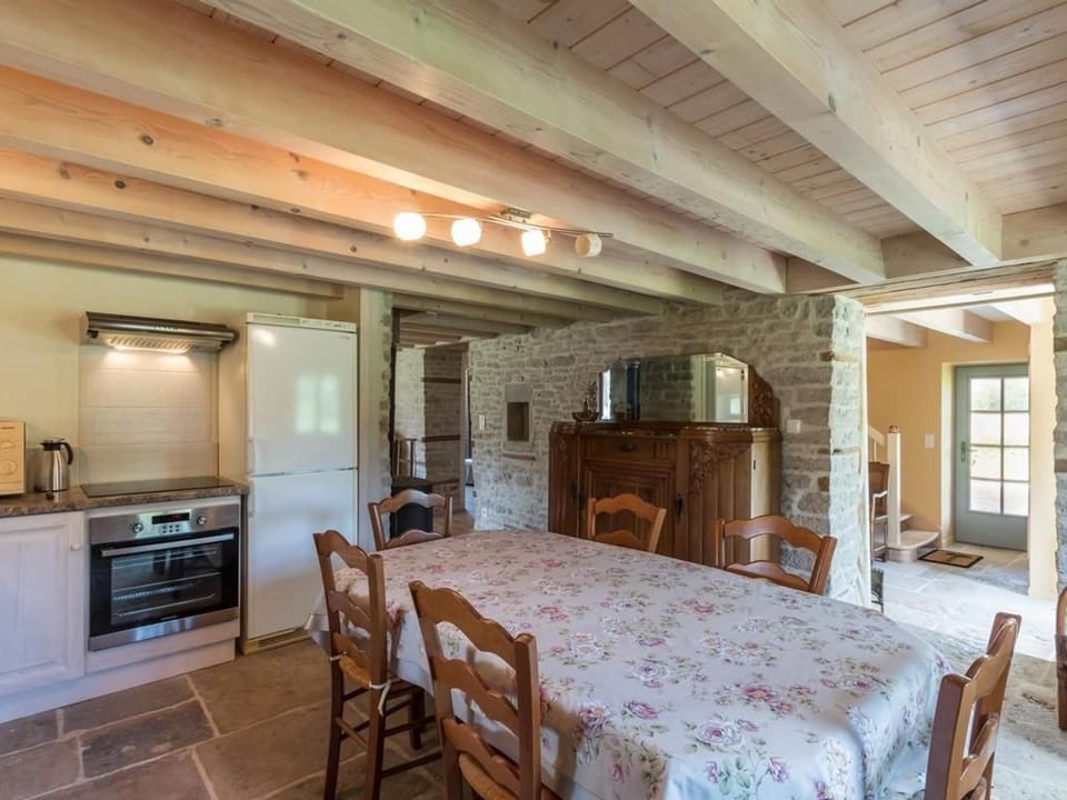 Gîte au cœur de la Vallée, jardin privé, capacité 6 pers. - FR-1-583-411 House in Bourgogne-Franche-Comté
