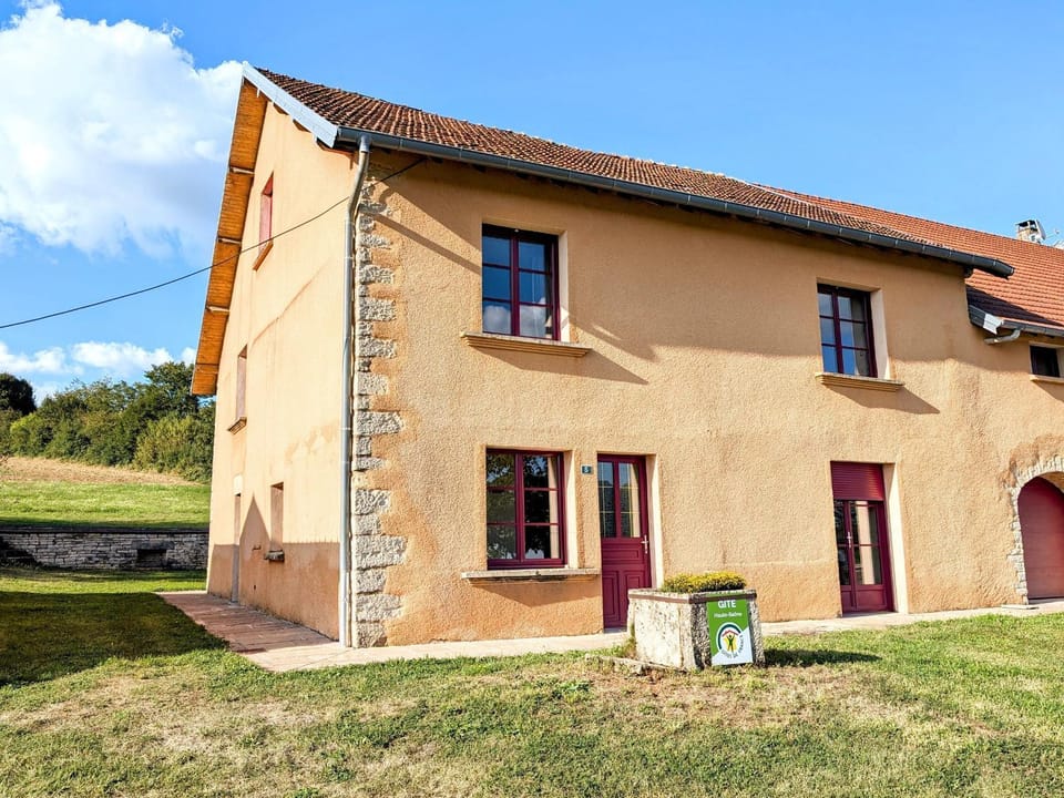 Maison spacieuse près de Vesoul avec cheminée, idéale pour familles - FR-1-583-434 House in Bourgogne-Franche-Comté