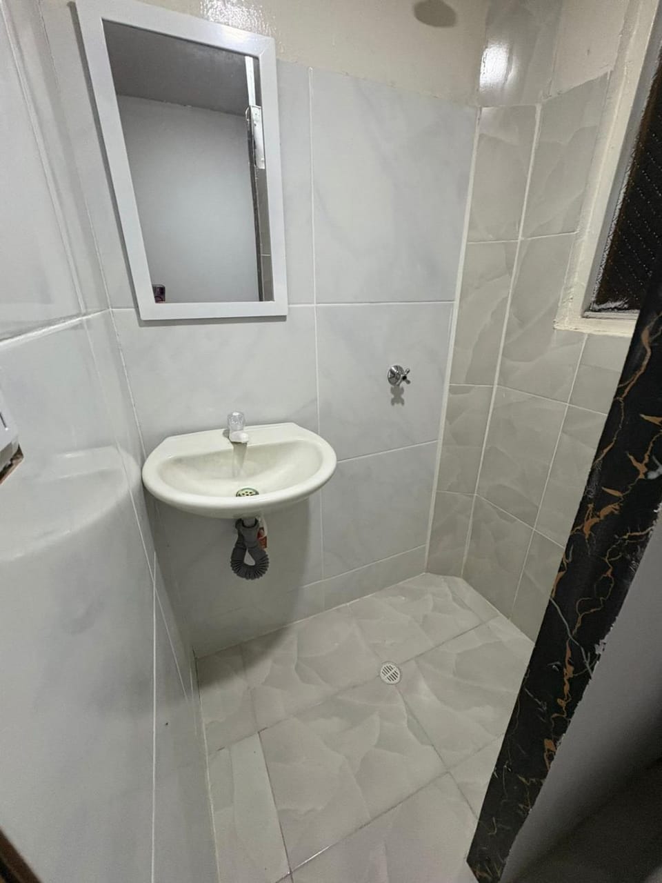 Shower, Toilet