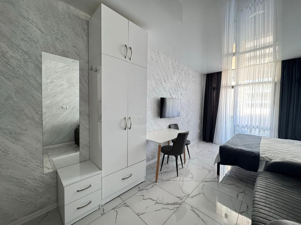Bed, Living room, Photo of the whole room, Seating area, Dining area, Bedroom, wardrobe