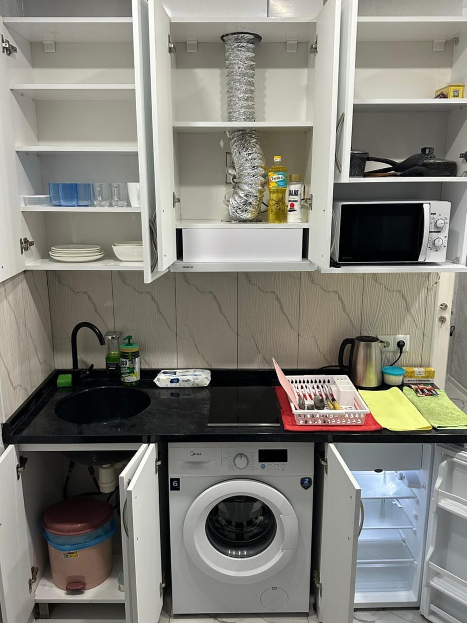 Coffee/tea facilities, Kitchen or kitchenette, microwave, pet friendly, stove, washing machine, kitchen