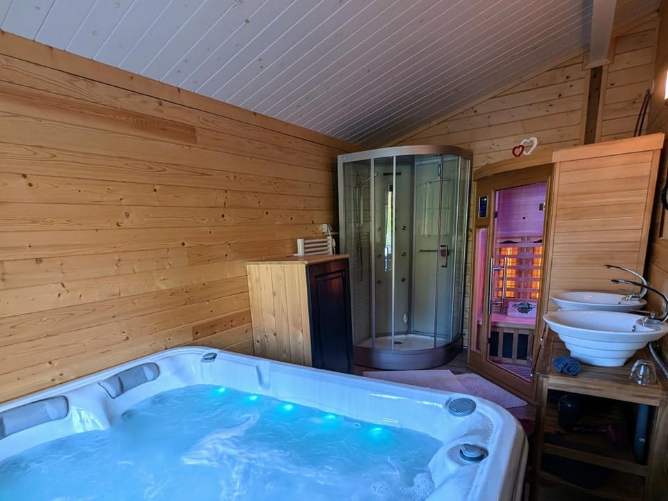 Chalet détente avec spa et sauna près des 1000 Étangs - FR-1-583-468 House in Vosges