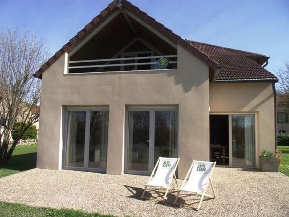 Maison spacieuse avec jardin et vue rivière - FR-1-583-458 House in Bourgogne-Franche-Comté
