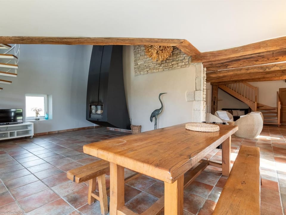 Maison spacieuse avec jardin et vue rivière - FR-1-583-458 House in Bourgogne-Franche-Comté