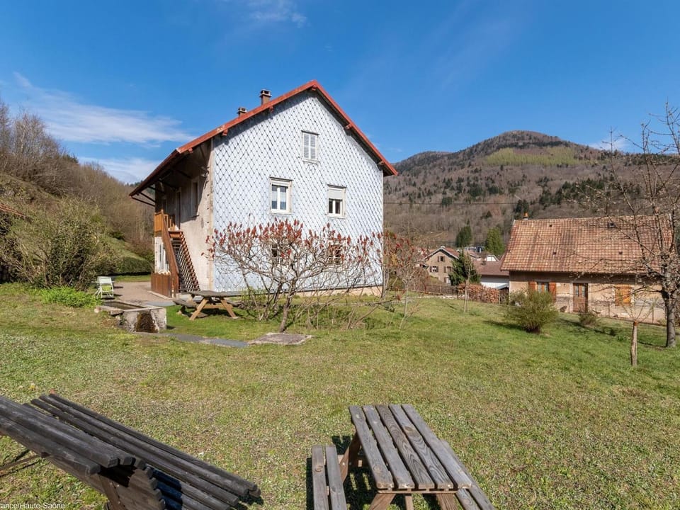 Gîte éco au pied des montagnes, proche du Ballon de Servance - FR-1-583-449 House in Bourgogne-Franche-Comté