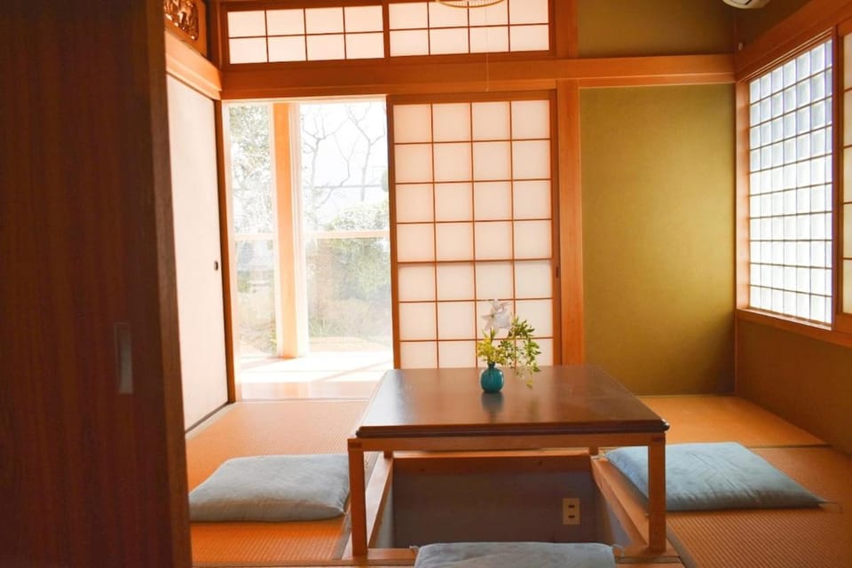 Seating area, Dining area, Bedroom