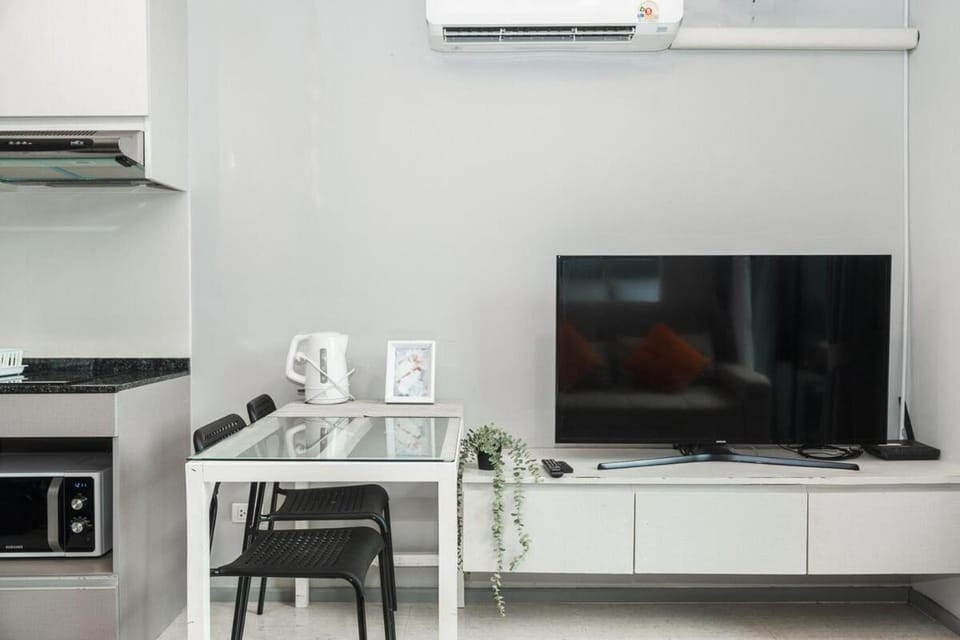 C209 Surin Beachside Sun Escape & Infinity Pool Apartment in Choeng Thale