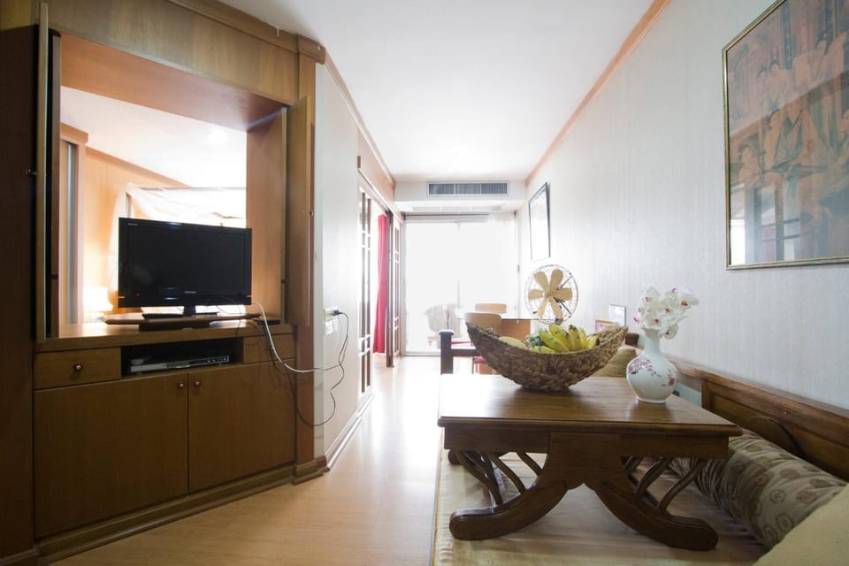 Communal lounge/ TV room, TV and multimedia, Living room