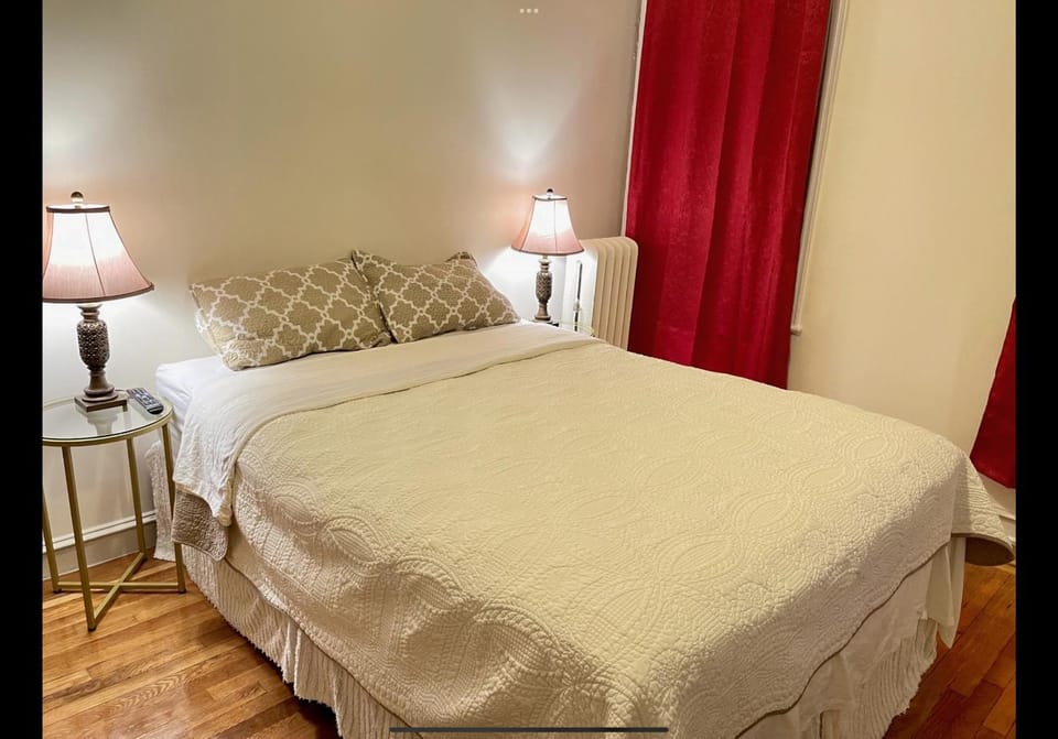 Photo of the whole room, Bedroom