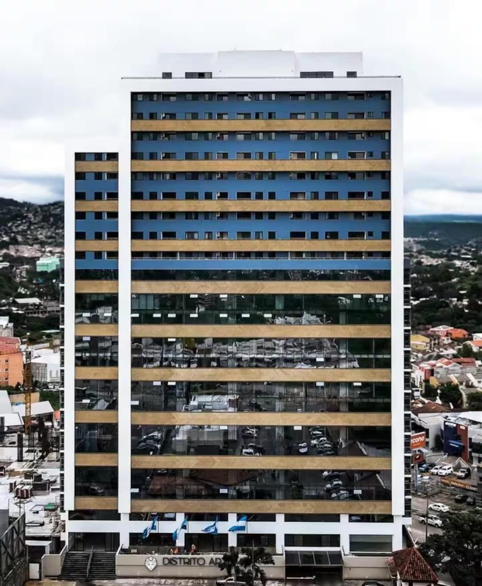 Bird's eye view, City view, Location