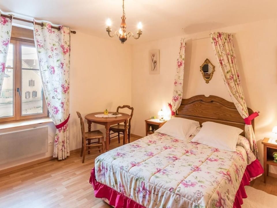Maison de village au calme avec grand verger Country House in Vosges