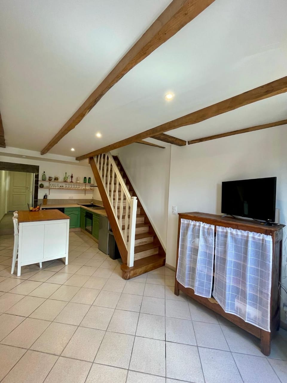 TV and multimedia, Kitchen or kitchenette