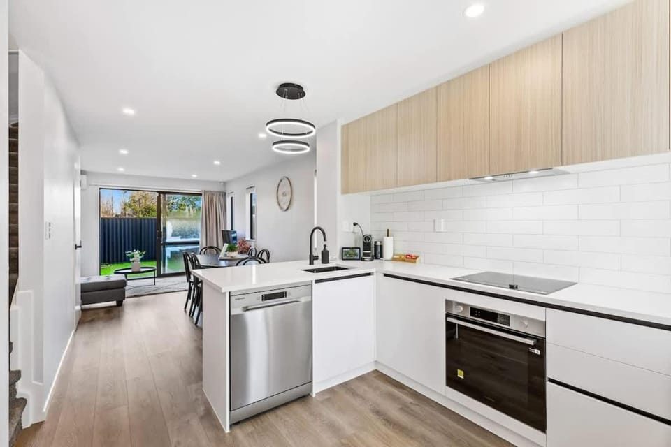 4BR Townhouse Perfect for Families I Zodiak Stay Apartment in Auckland