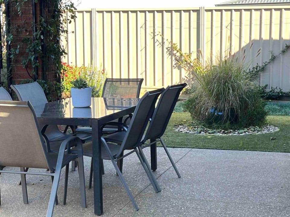 Patio, Garden view