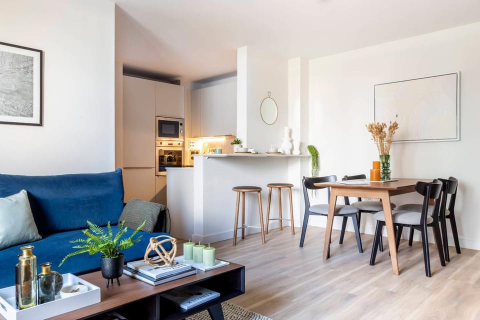 Living room, Dining area