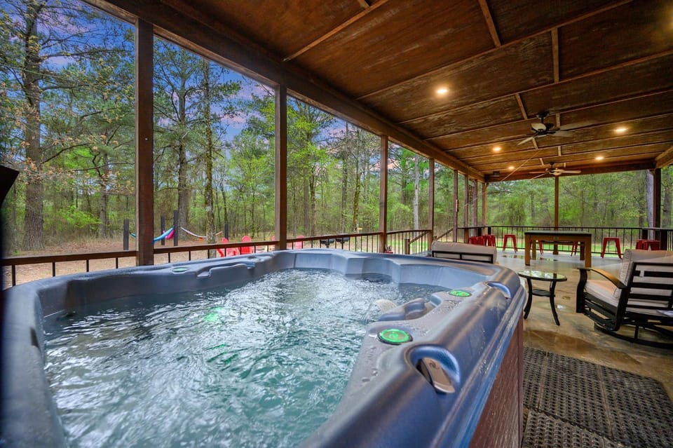Sugar Daddy - large family cabin pool table games Cabin in Oklahoma