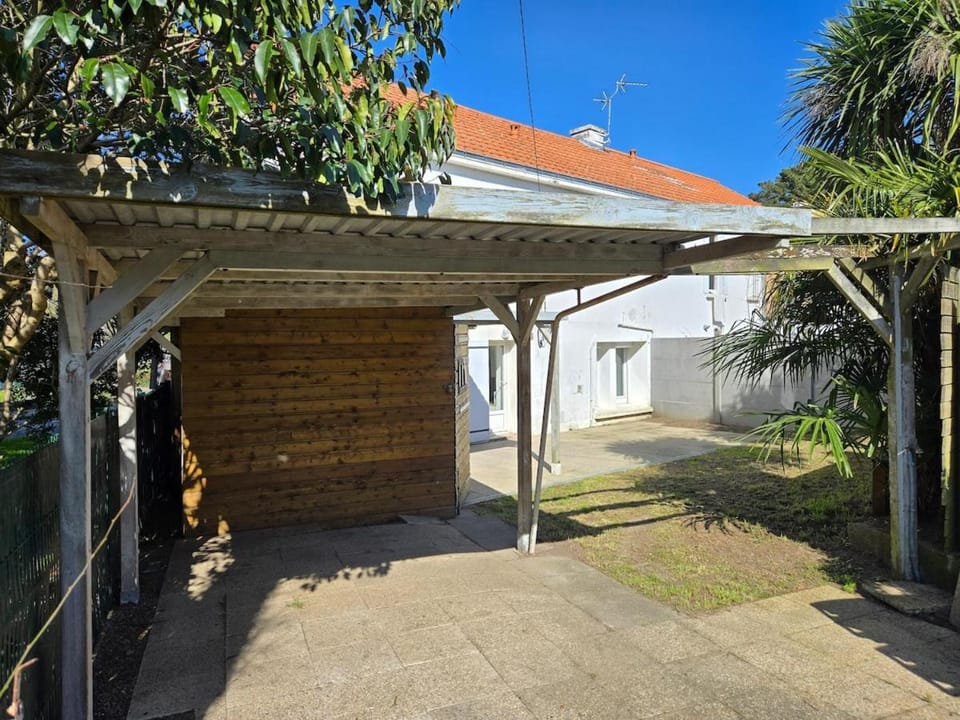 Garden view, Parking