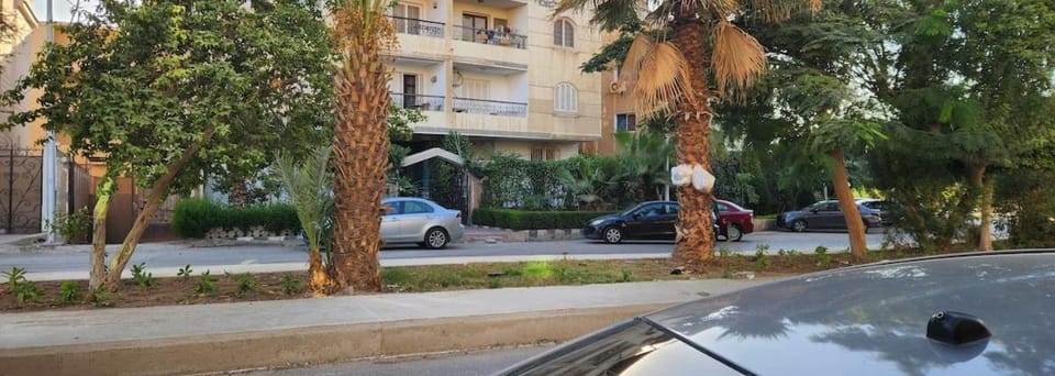 Neighbourhood, Location, Parking