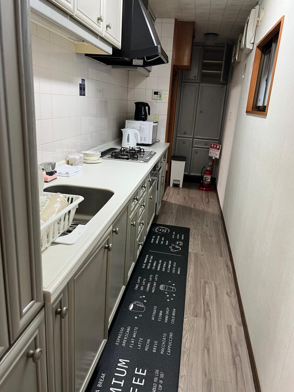 Kitchen or kitchenette, oven, stove