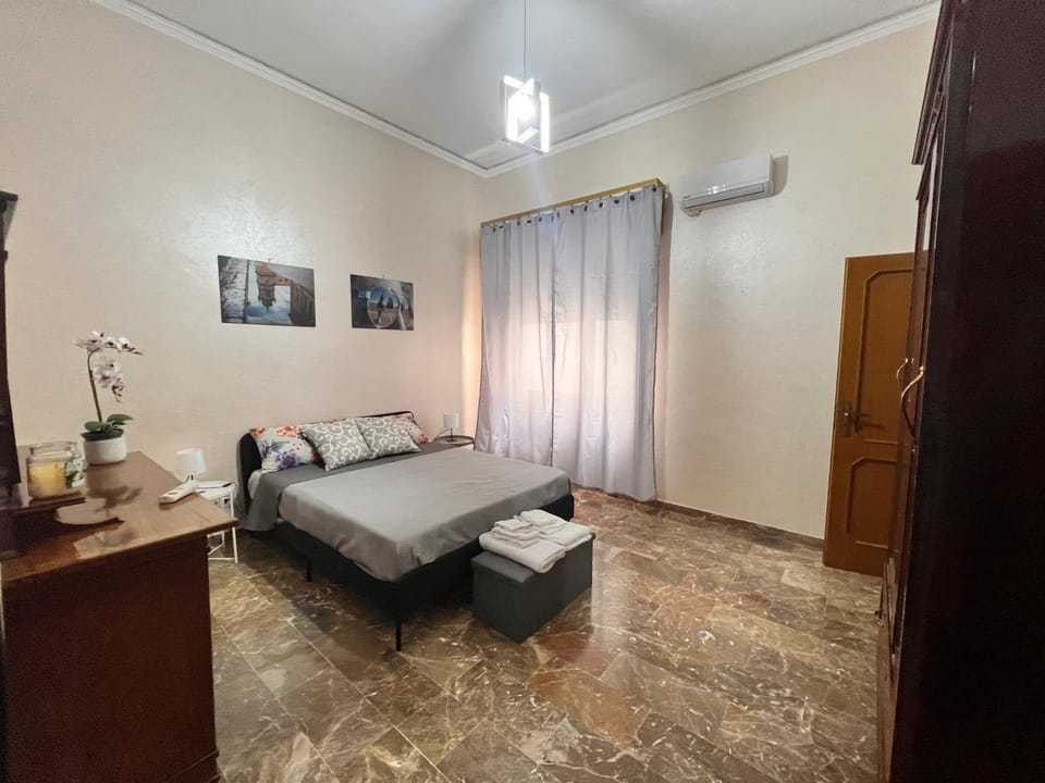 Bed, Photo of the whole room, Bedroom, towels, air conditioner
