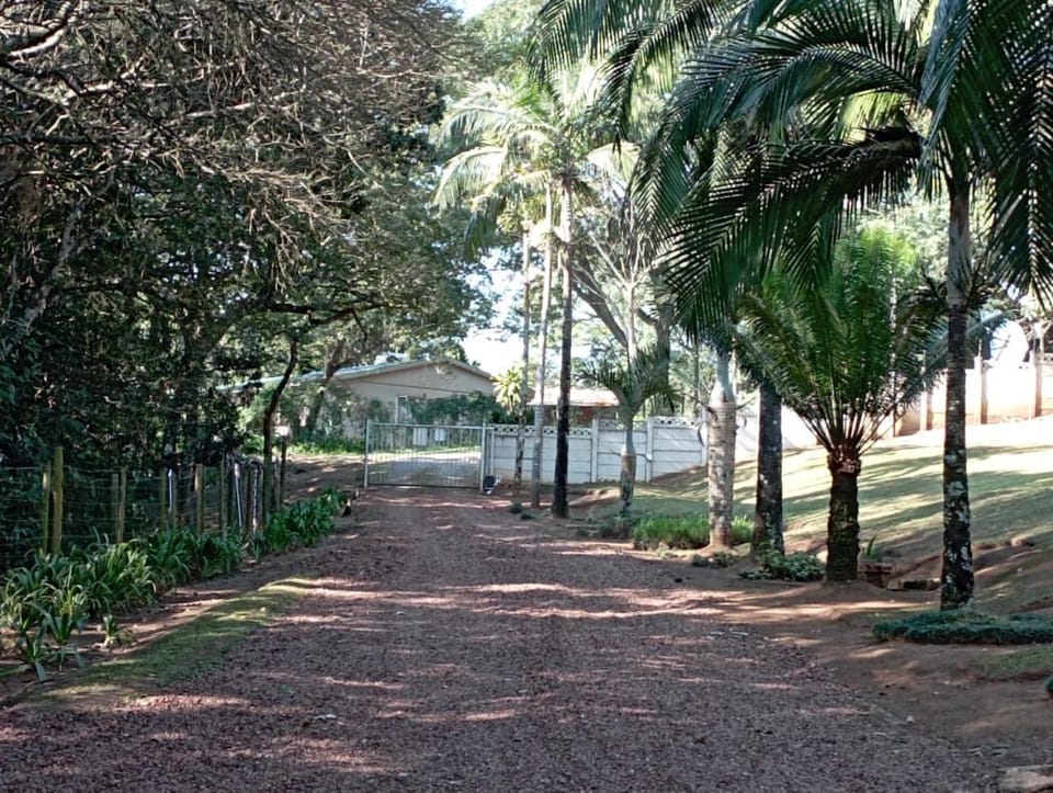 Facade/entrance, Natural landscape, Garden view