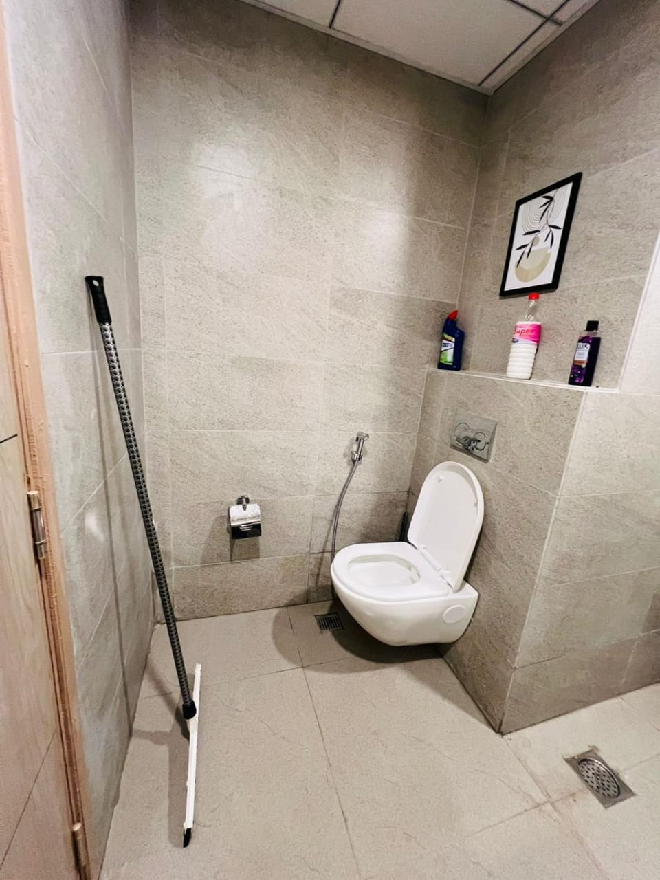 Elite Studio Nr India Expo Mart Apartment in Noida