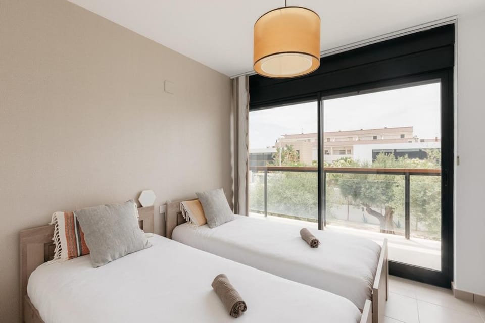Grand Villa with Pool House in Valencian Community
