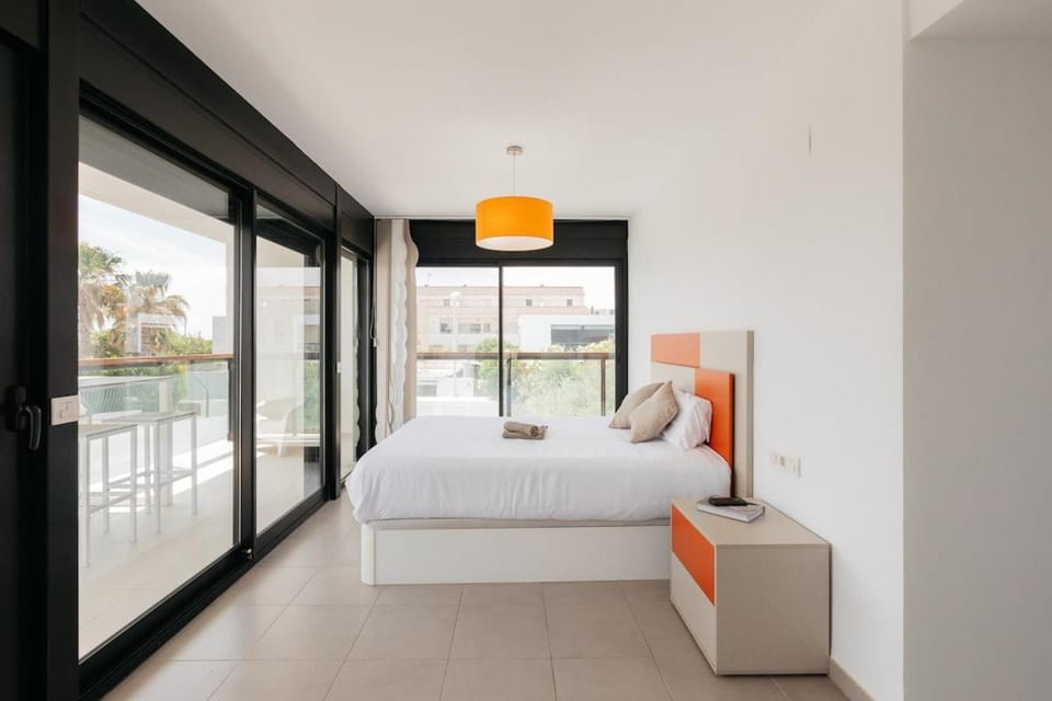 Bed, Photo of the whole room