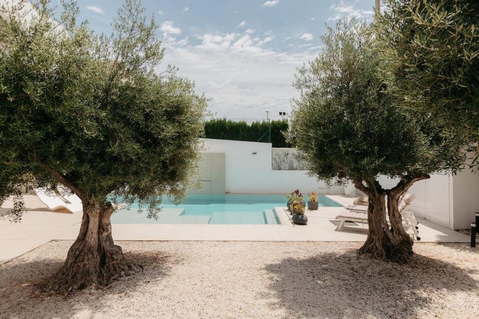 Grand Villa with Pool House in Valencian Community