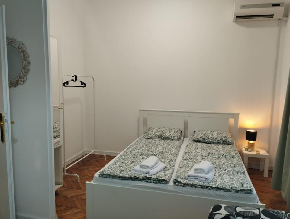 Bed, Photo of the whole room, Bedroom, towels, wardrobe, air conditioner