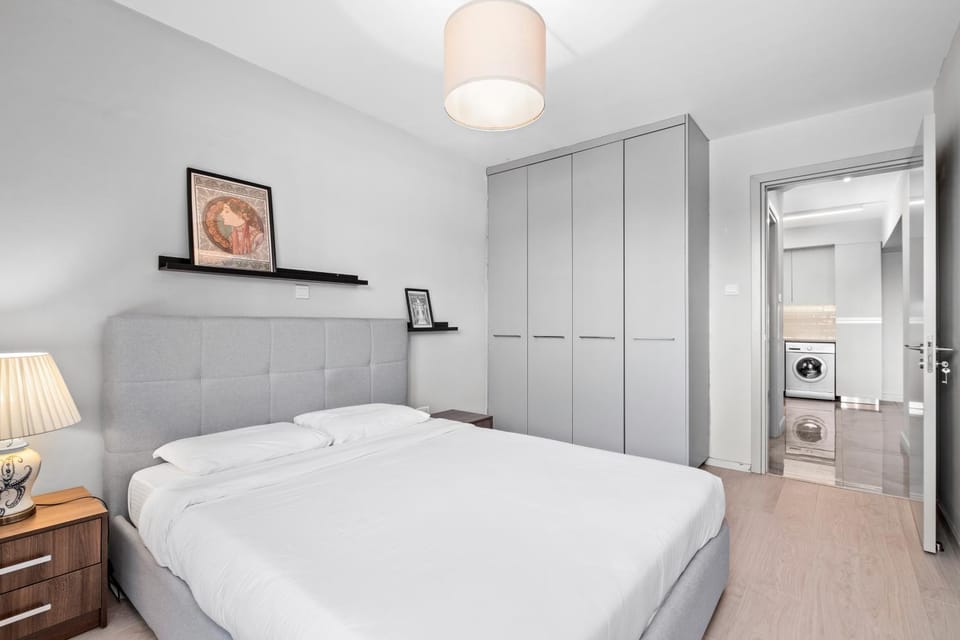 Bed, Photo of the whole room, Bedroom, oven, wardrobe