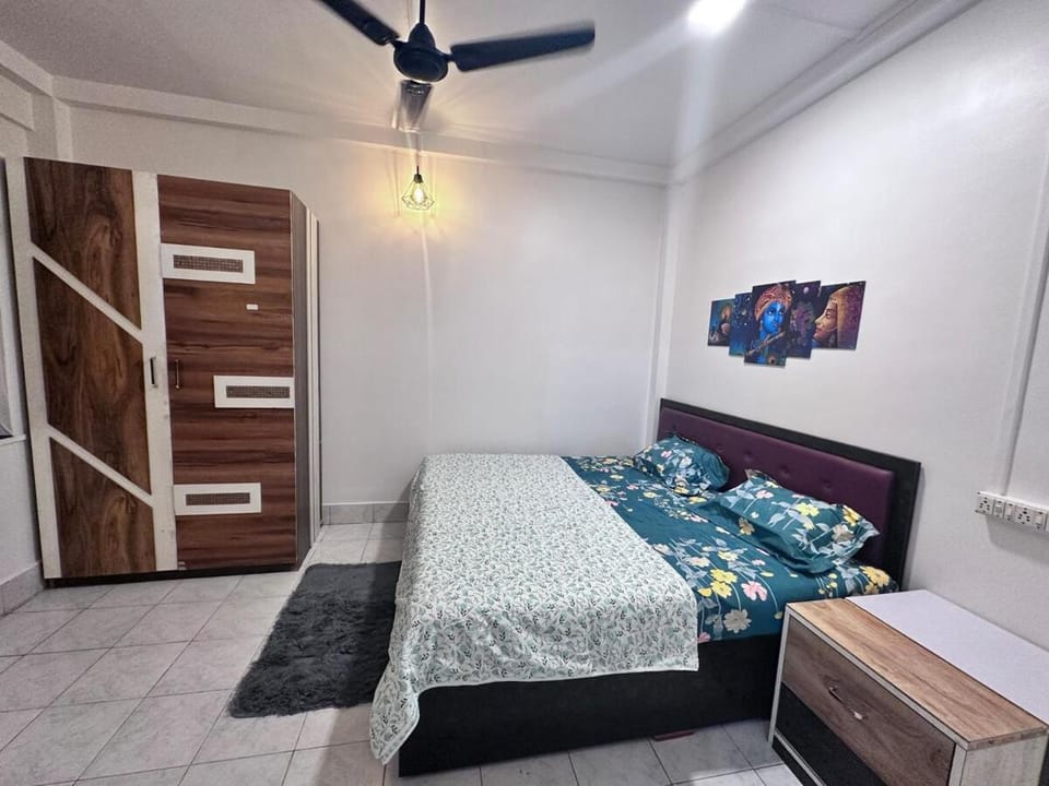 Bed, Photo of the whole room, Bedroom, wardrobe