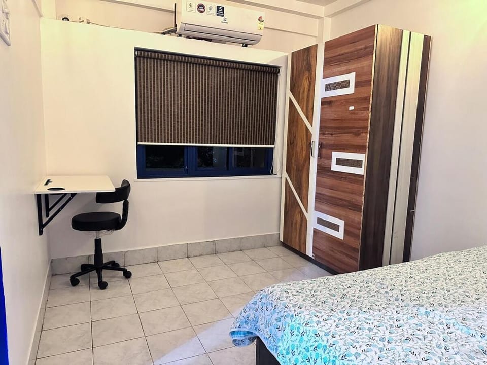 Bed, Photo of the whole room, Bedroom, wardrobe, air conditioner