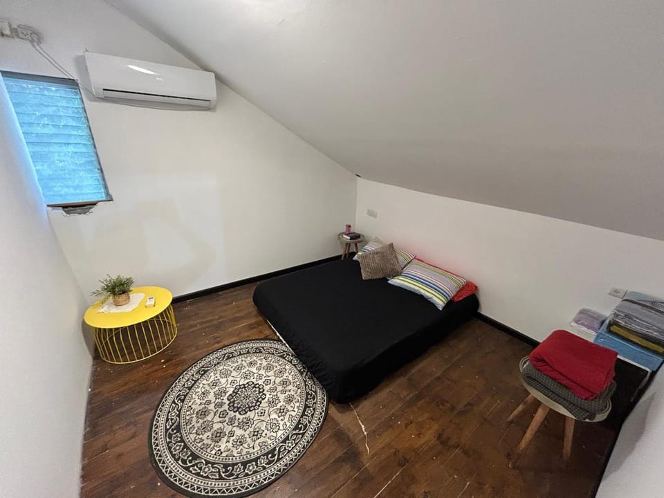 Bed, Bedroom, air conditioner