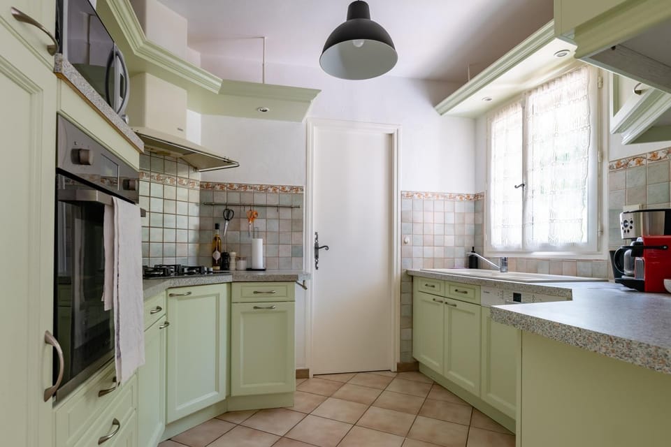 Kitchen or kitchenette, stove