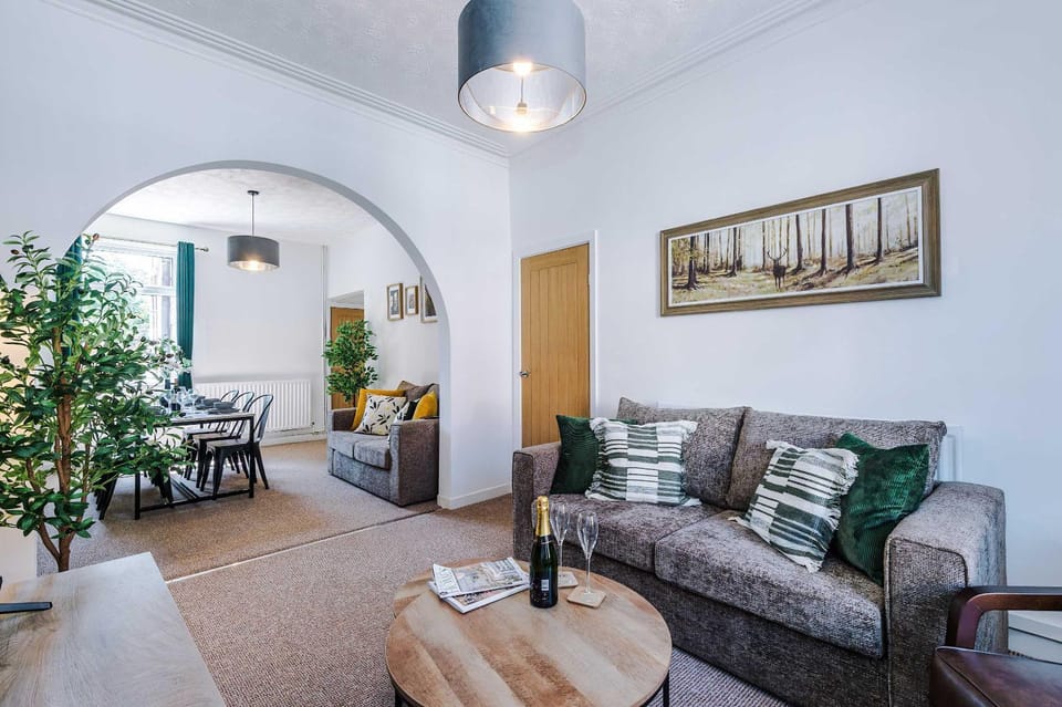 Living room, Seating area