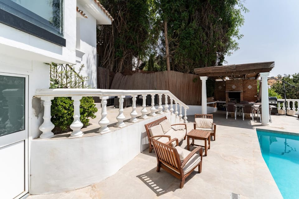 Property building, Day, View (from property/room), Balcony/Terrace, Pool view, Swimming pool, sunbed