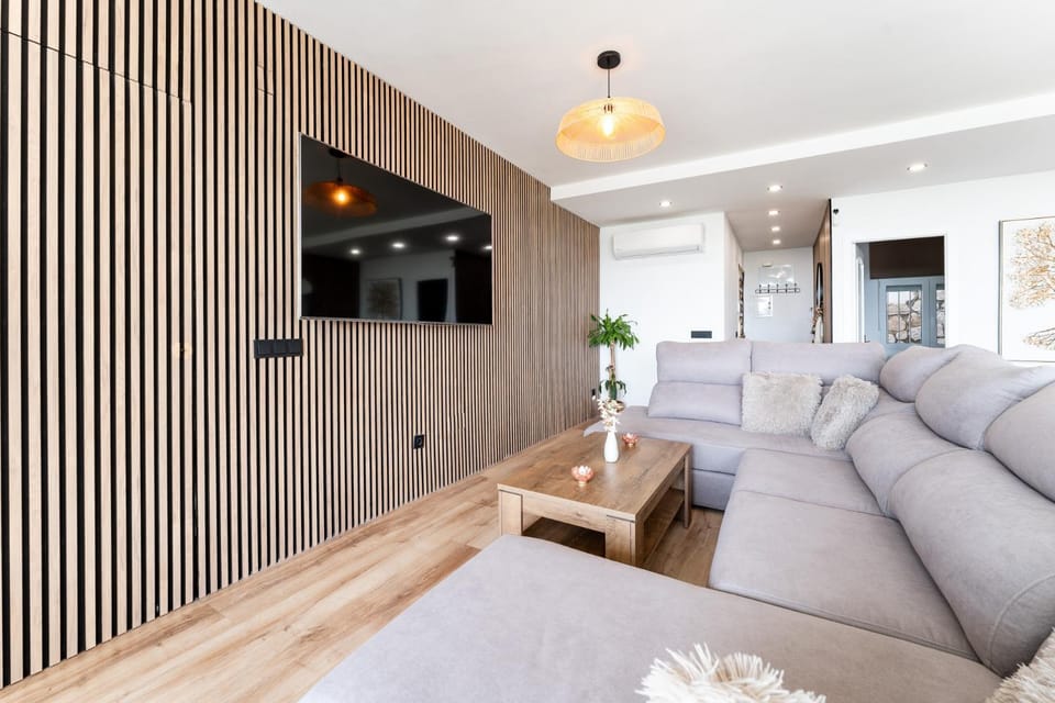 TV and multimedia, Dining area