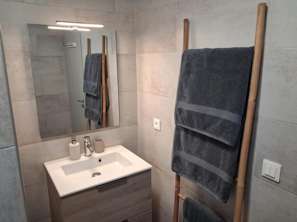 Le Midori - Private Jacuzzi Apartment in Saint-Paul