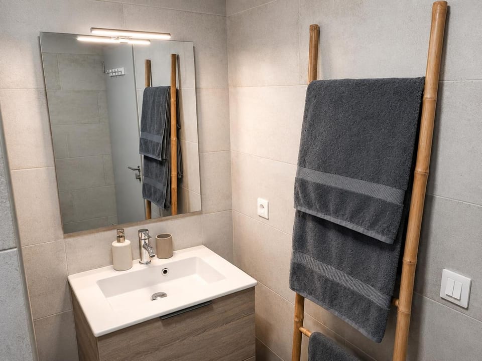 Le Midori - Private Jacuzzi Apartment in Saint-Paul